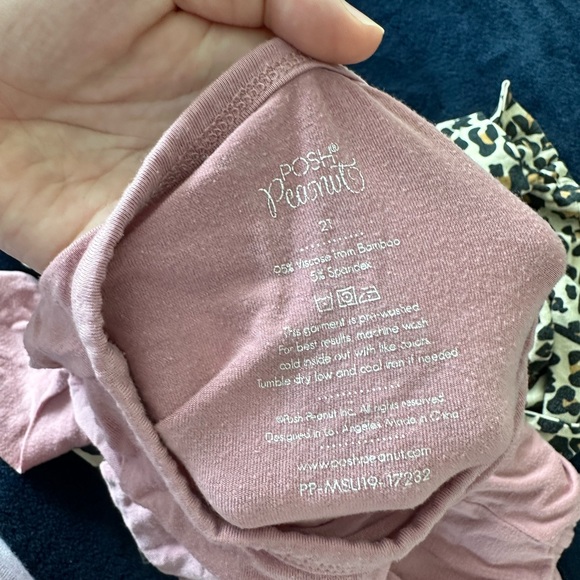 4 Pairs of 2T sleepers, pajamas, Posh Peanut, Gap and Little Sleepies - Picture 5 of 15